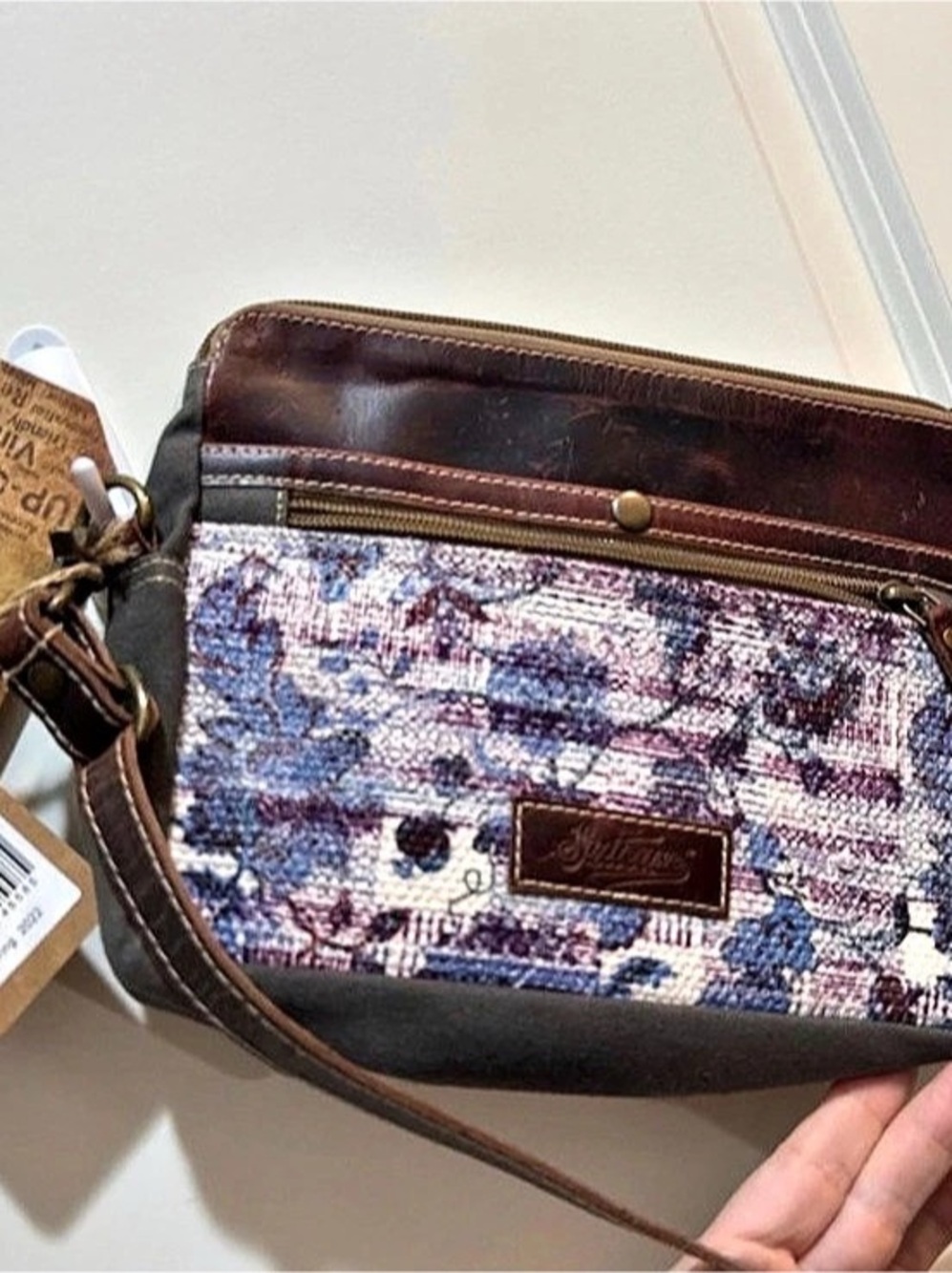 Sixtease Crossbody plum bag